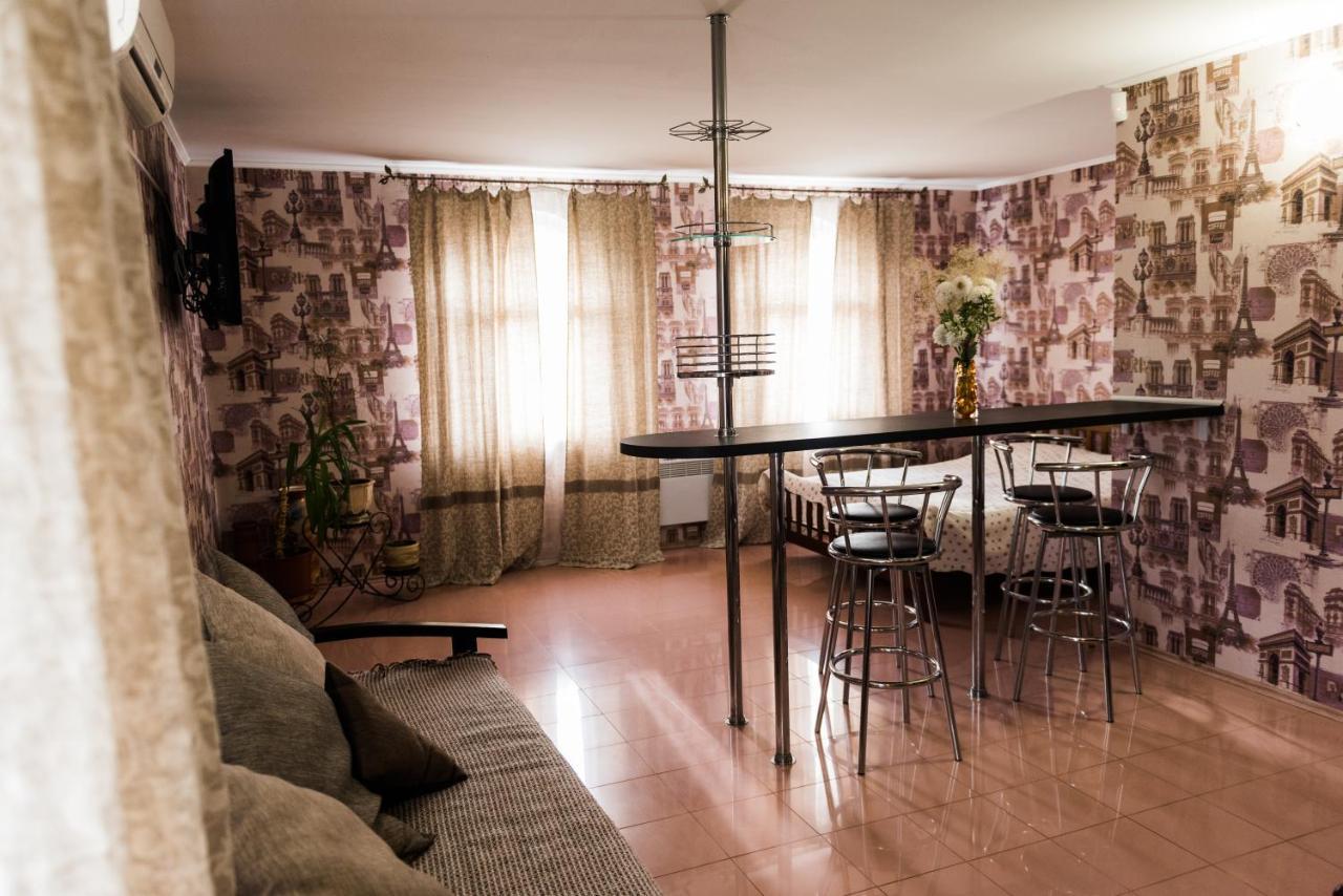 Golden Park Apartments Umanʼ Extérieur photo
