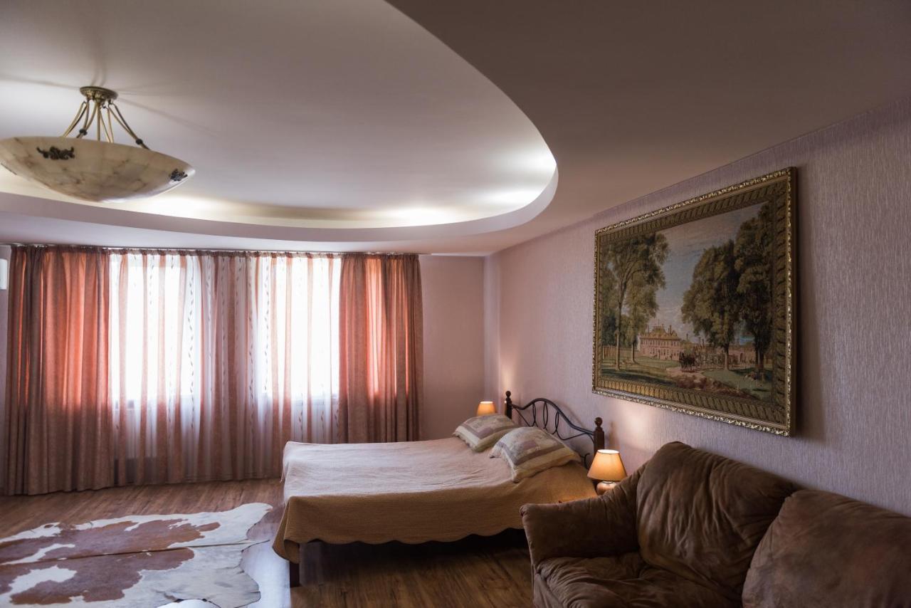 Golden Park Apartments Umanʼ Extérieur photo