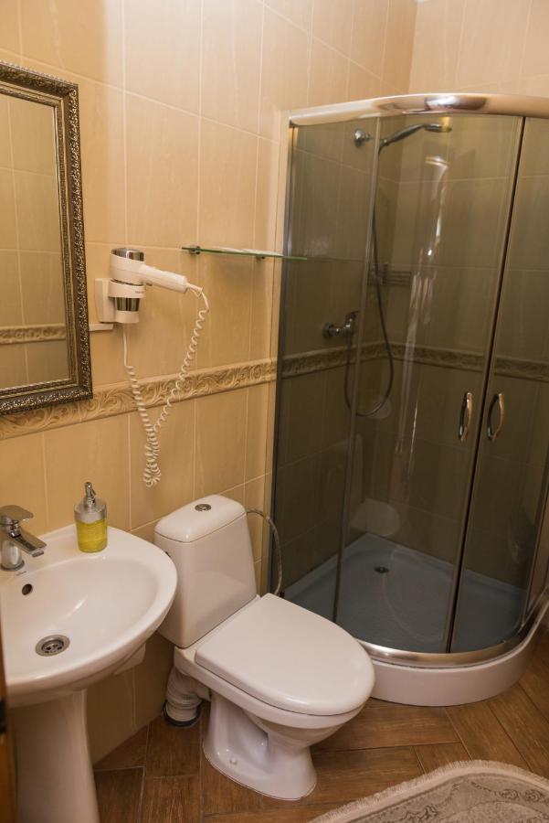 Golden Park Apartments Umanʼ Extérieur photo