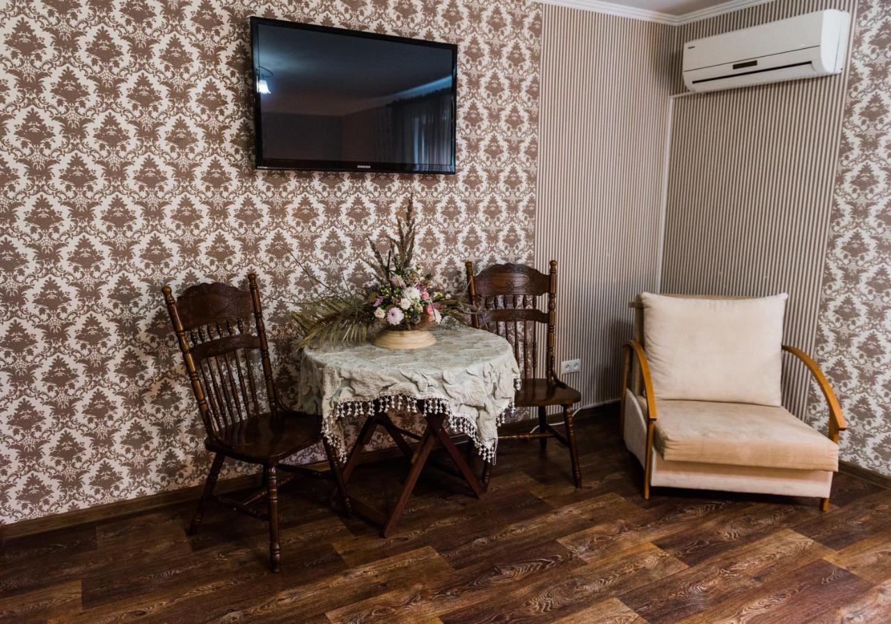 Golden Park Apartments Umanʼ Extérieur photo