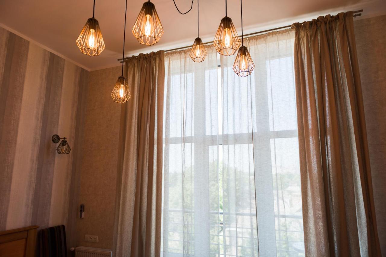 Golden Park Apartments Umanʼ Extérieur photo
