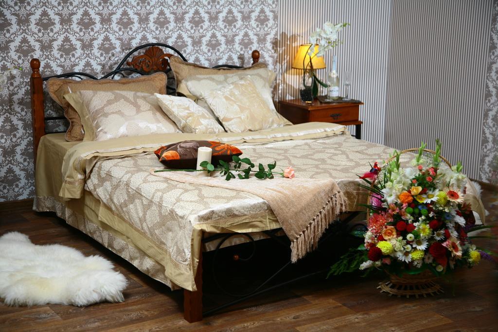 Golden Park Apartments Umanʼ Extérieur photo